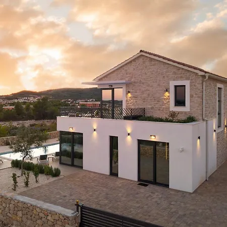 Liliana Villa