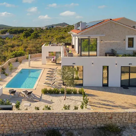 Liliana Villa